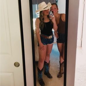 Meet your Posher, Haley